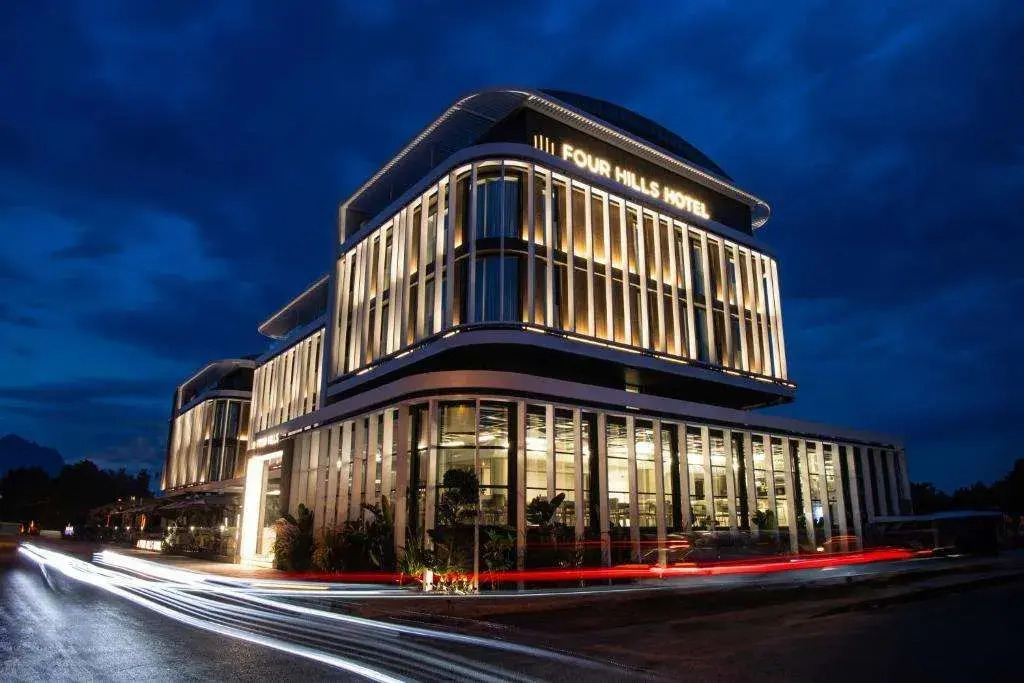 FOUR HILLS HOTEL