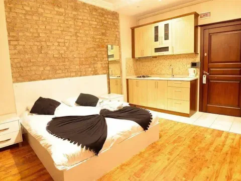 Full House Residence - Photo 2