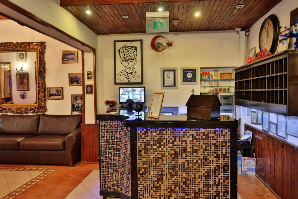 Gallion Hotel - Photo 2