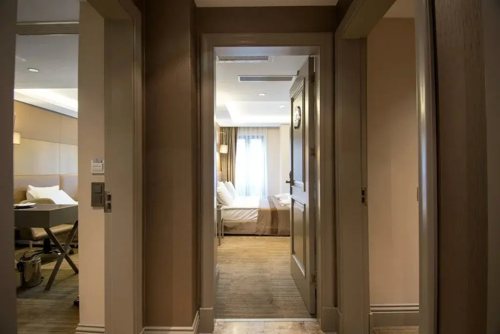 GK Regency Suites - Photo 4