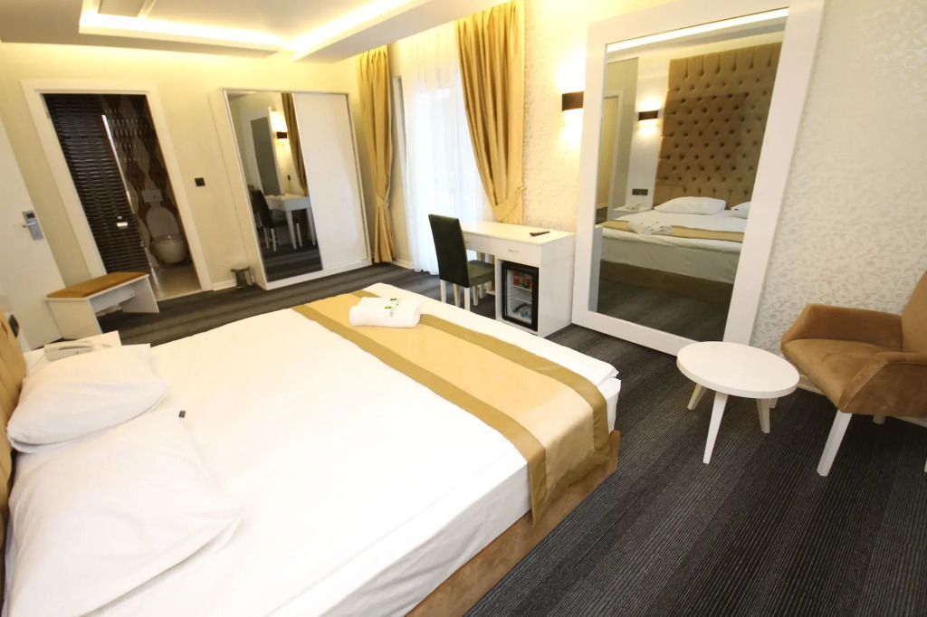 Grand Silay Hotel - Photo 2