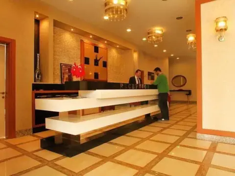 Green Suada Hotel - Photo 2