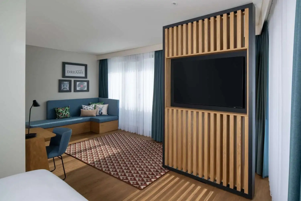 Hampton By Hilton Istanbul Sirkeci - Photo 4