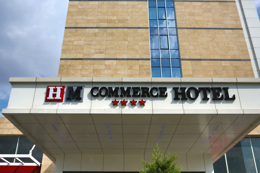 Hm Commerce Hotel - Photo 1