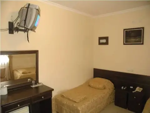 Alvin Hotel - Photo 2