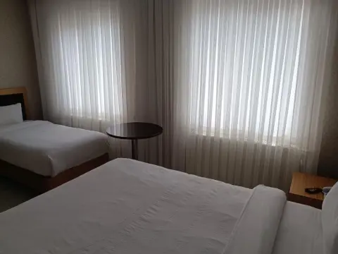 Dinc Hotel - Photo 4