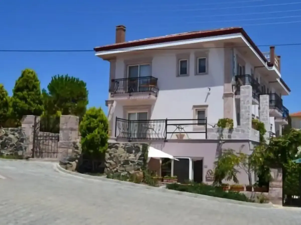 Cunda Edina Otel