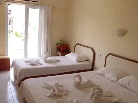 Hotel Ksantos - Photo 4