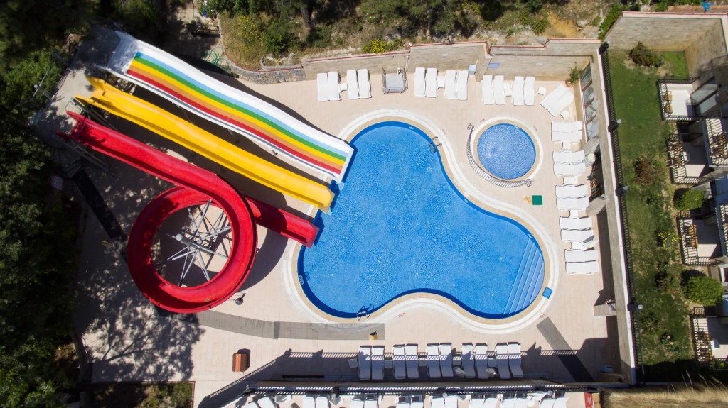 Hotel Pine Valley - Photo 1