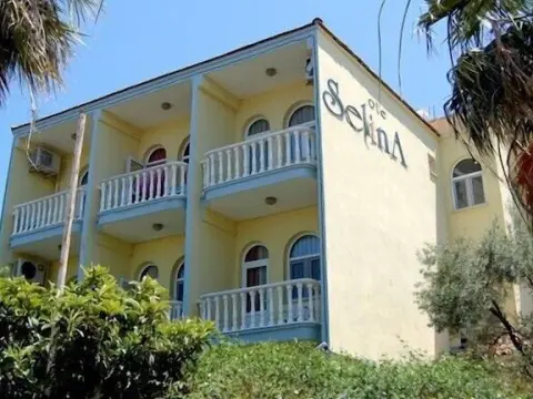 Hotel Selina - Photo 1