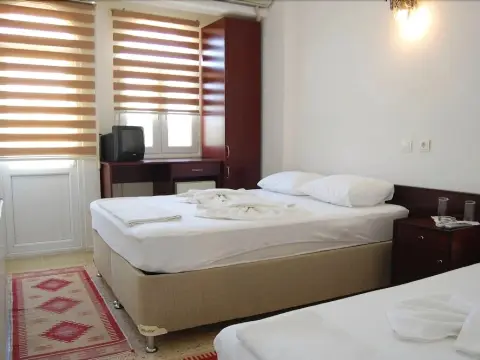 Hotel Selina - Photo 3