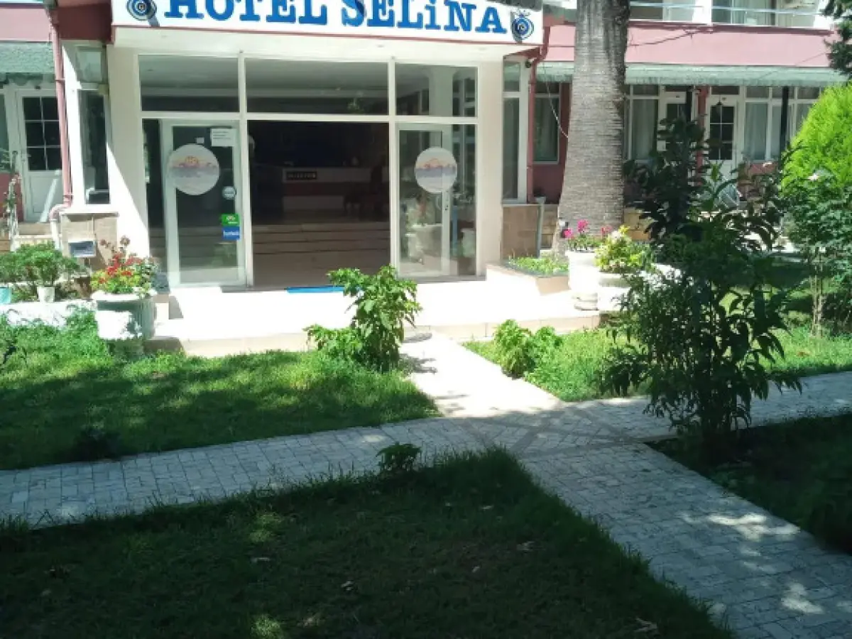Selina Hotel