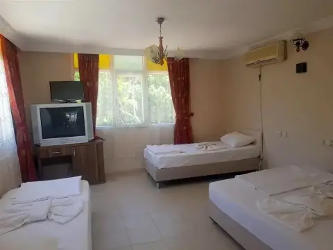 Selina Hotel - Photo 4