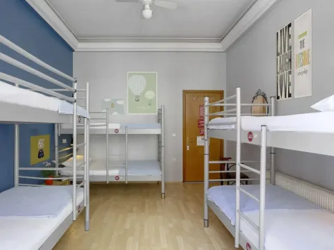 Hush Hostel Lounge - Photo 4