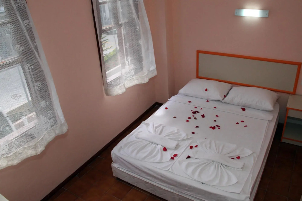 Idyros Hotel - Photo 3