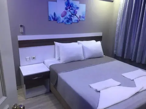 Imperial Apartments - Photo 1