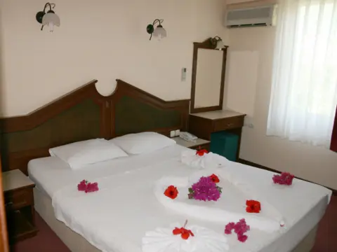 Imperial Apartments - Photo 3