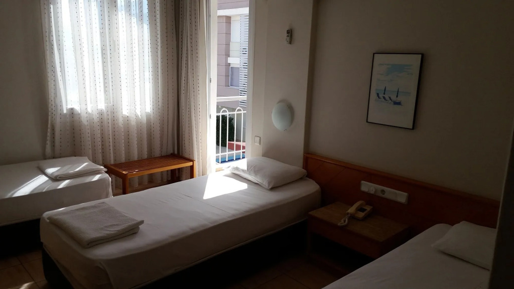 Isinda Hotel - Photo 3