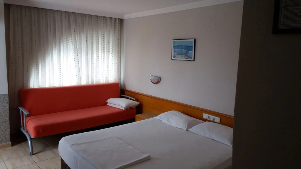 Isinda Hotel - Photo 4