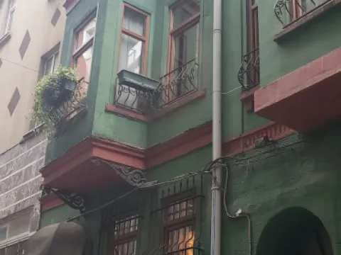 Istanbul Irish Hotel - Photo 1