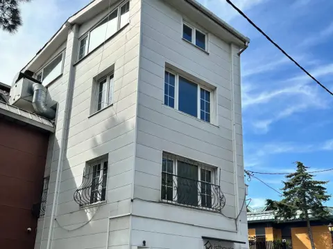 Isthouse Ii - Photo 1