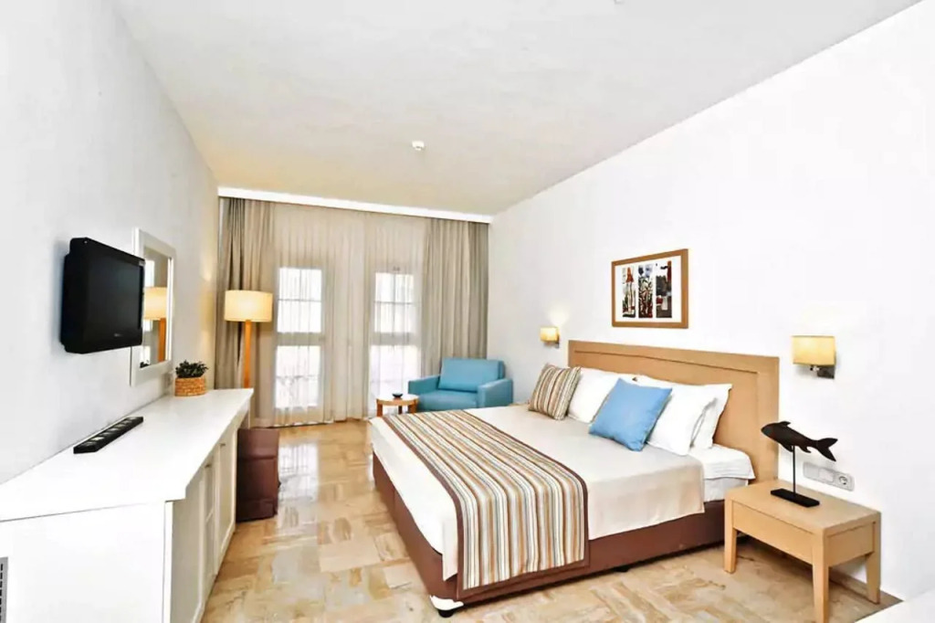 Izer Hotel Beach Club - Photo 4