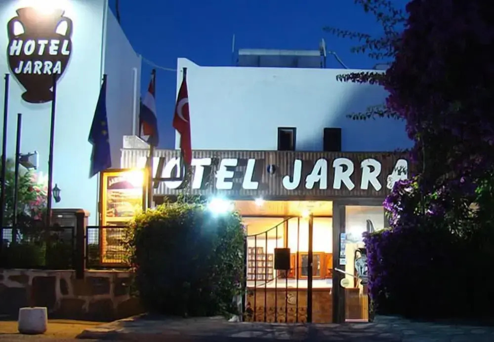 Jarra Hotel - Photo 1
