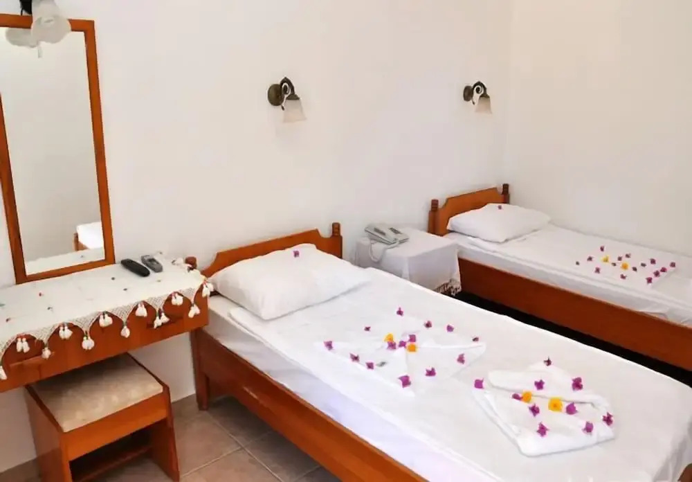 Jarra Hotel - Photo 2