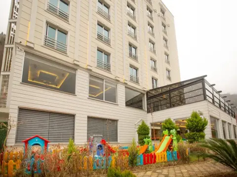 Jolnar Garden Hotel - Photo 1