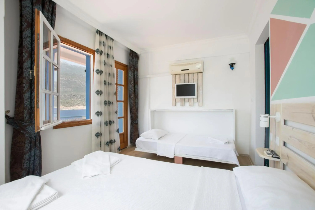 Korsan Ada Hotel - Photo 4