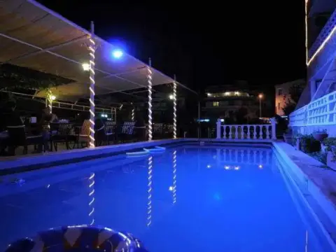 Kusmez Hotel - Foto 1