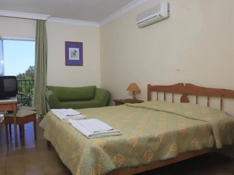 La Rosa Hotel - Photo 3