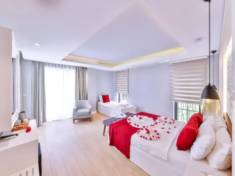 Lale Hotel - Photo 2