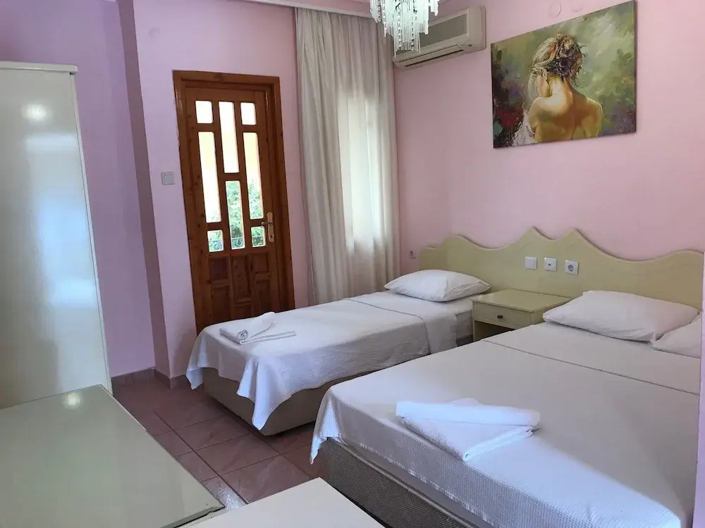 Lanova Hotel - Photo 4