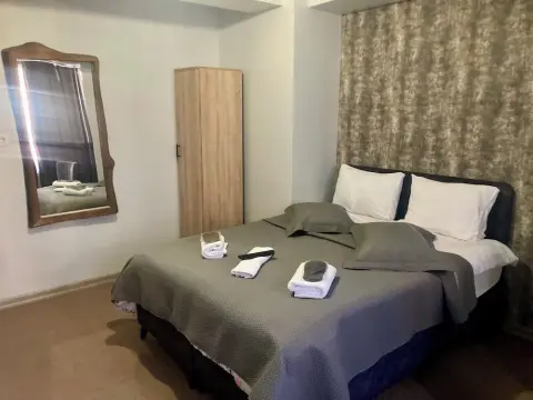 Last Point Suit Apart - Photo 2