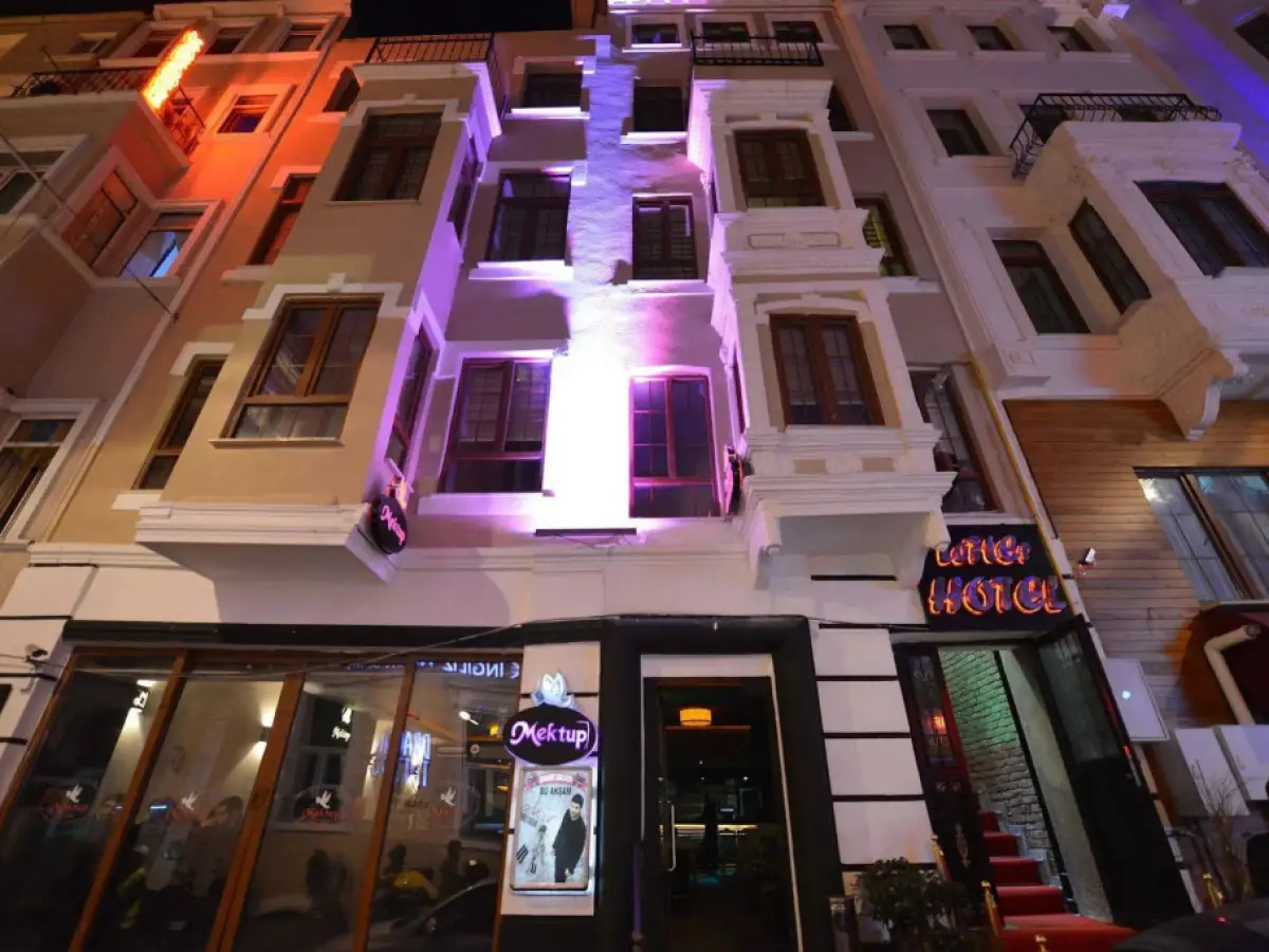 Letter Hotel