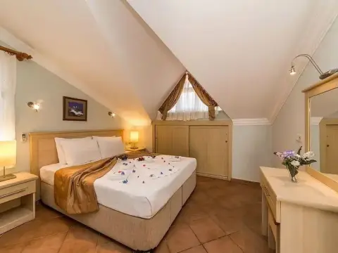 Lighthouse Apartments - Photo 4