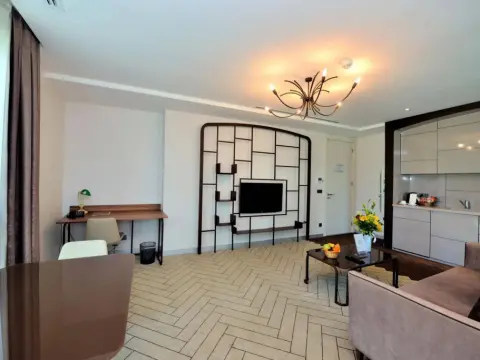 L'onde Business Suites - Photo 2