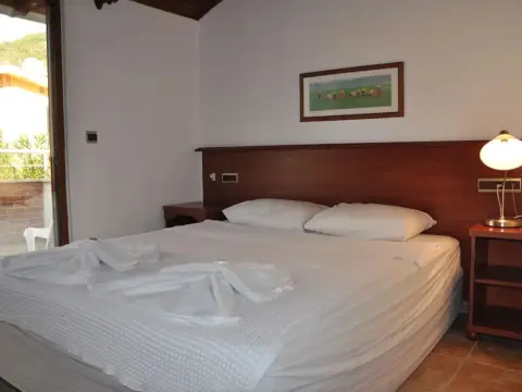 Longhouse Inn Hotel - Foto 2