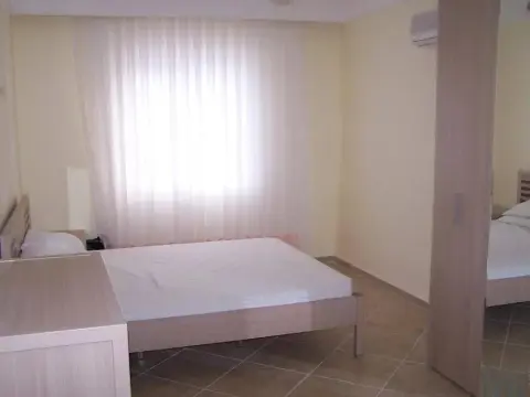 Malibu Residences - Photo 2