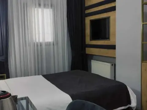 Mana Airport Hotel - Photo 2