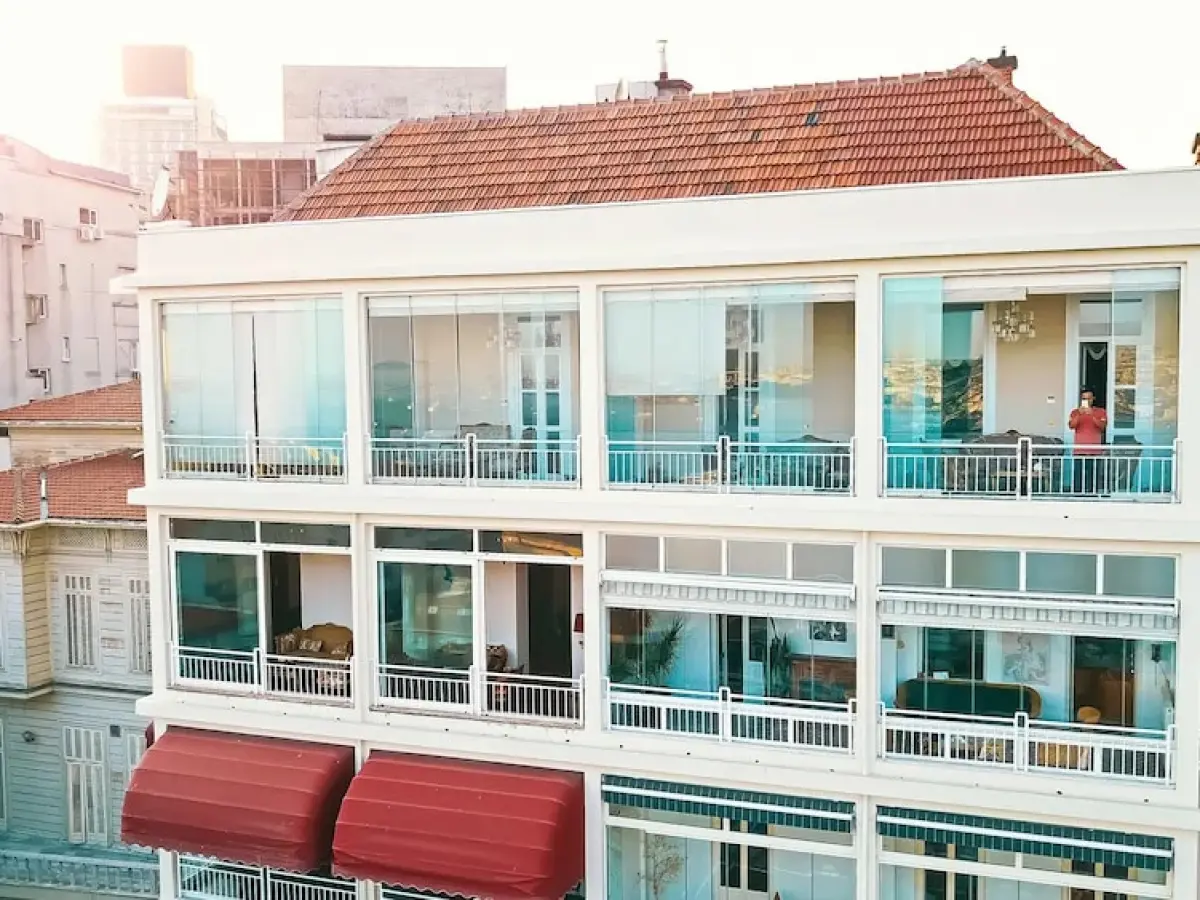 Maroon Residence
