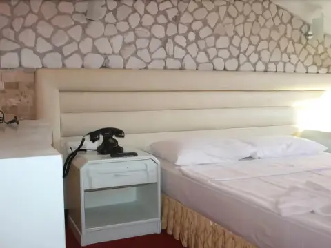 Mavera Hotel - Photo 4