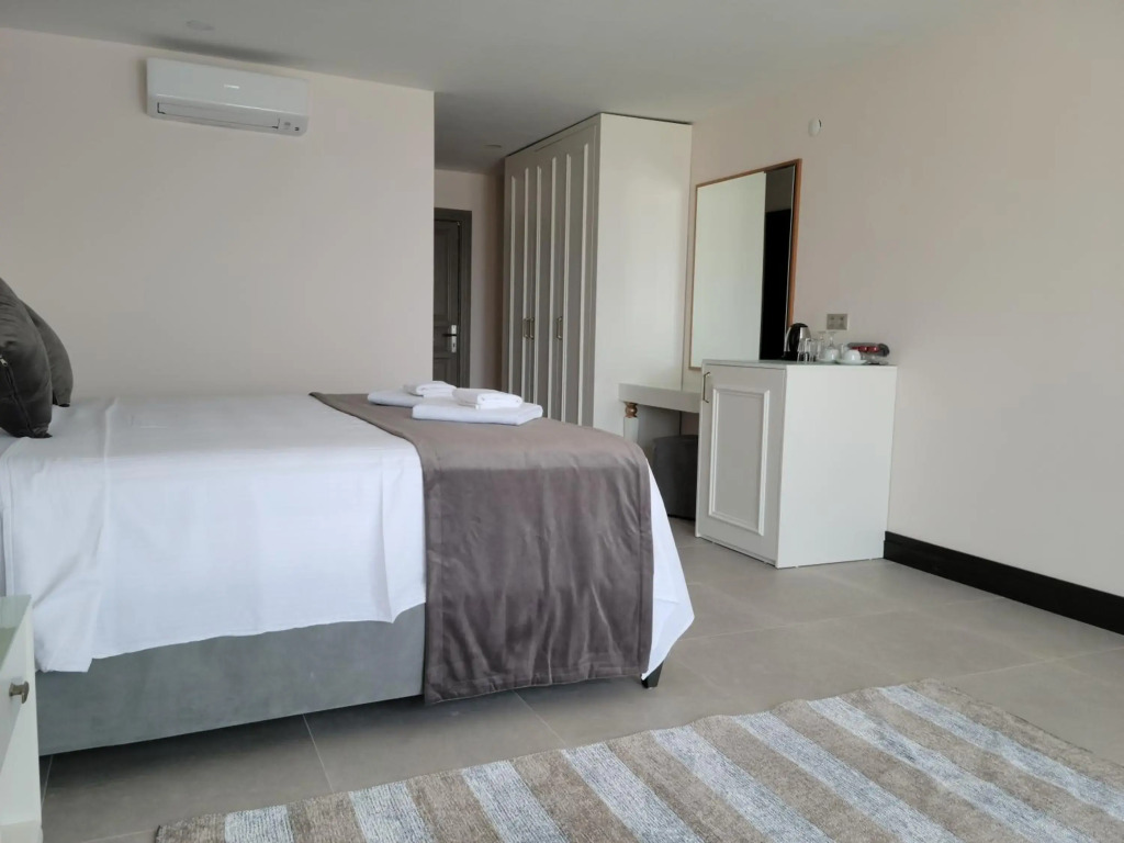 Mediteran Hotel - Photo 3