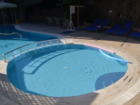 Megas Hotel - Photo 4