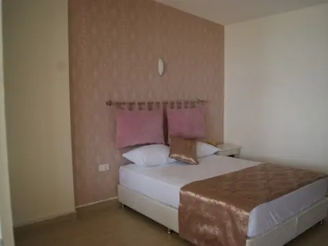 Meteor Beach Hotel - Photo 2