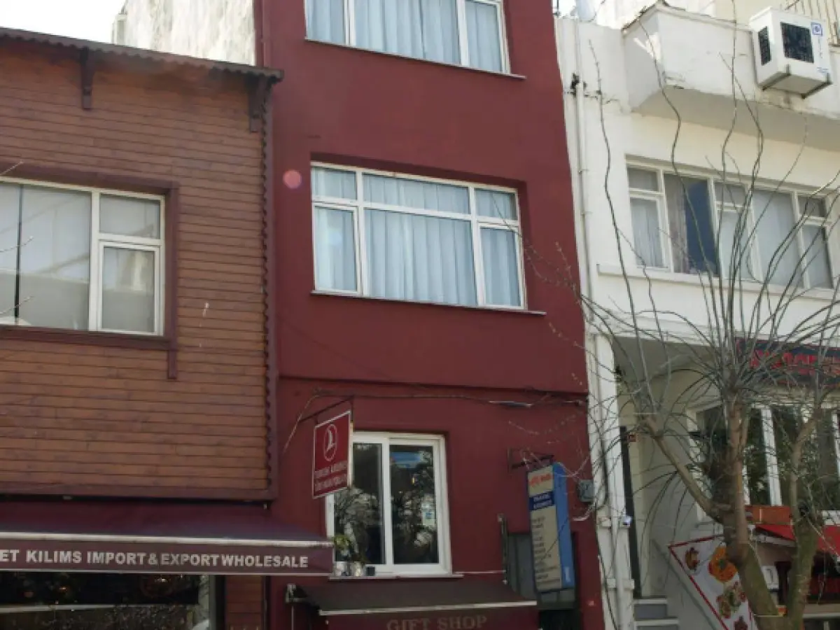 Midillis Art Apartment