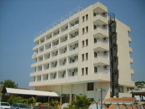 Minay Hotel - Photo 1