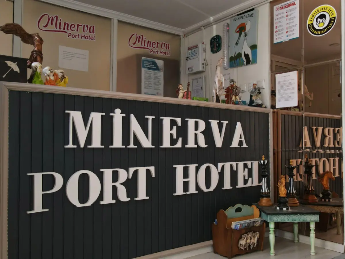 Minerva Port Hotel