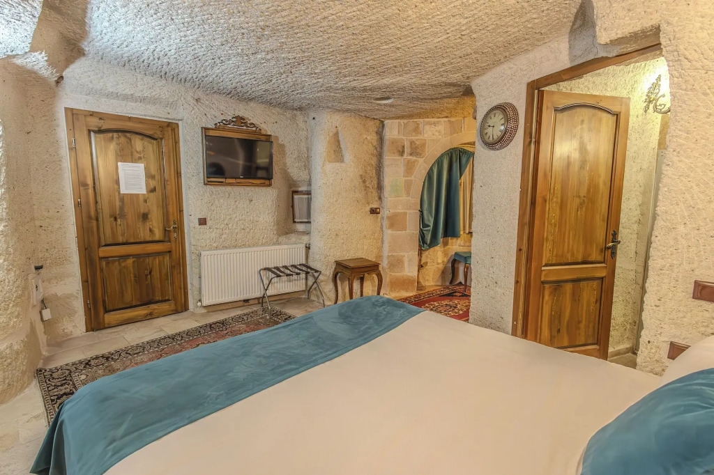 Miracle Cave Hotel - Photo 4